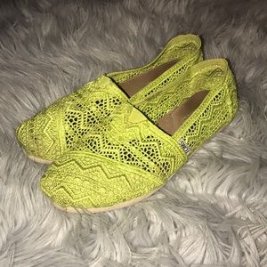 Lime green toms